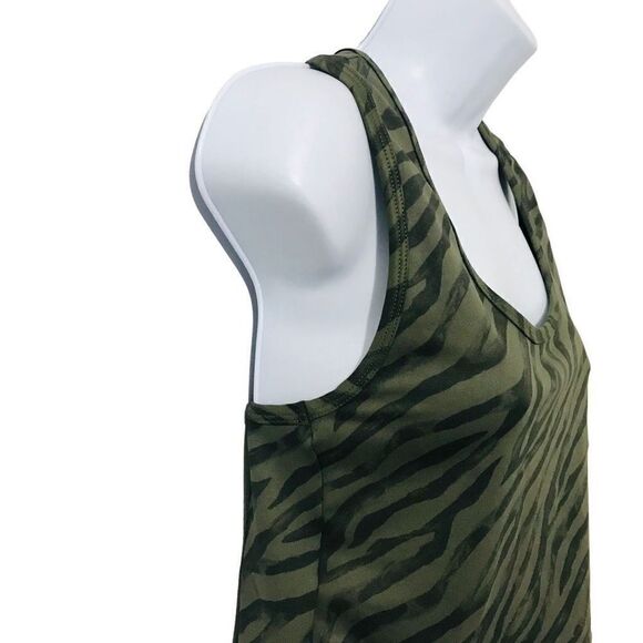 Evolution and creation camo sports bra without pads size M.      A266￼ - Picture 3 of 7